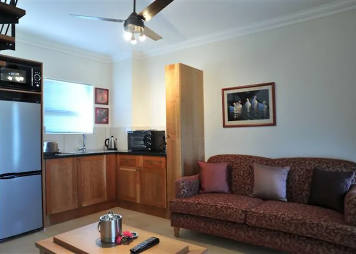 Hoyohoyo Chartwell Lodge